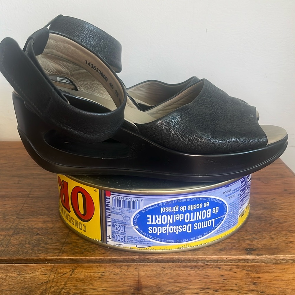 FLY LONDON black open toe sandal.